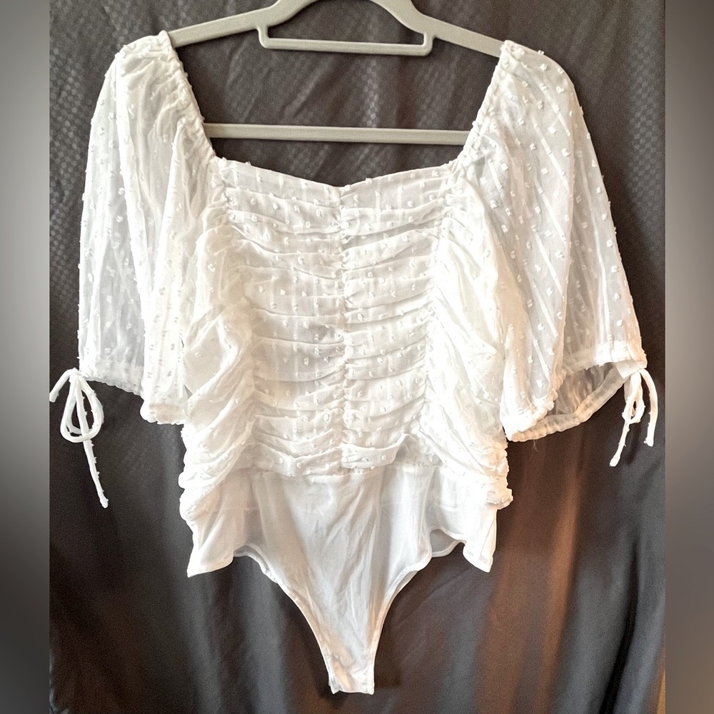 NWT Women’s LuLus Think Of Me Ivory Swiss Dot Ruched Body Suit; Size L